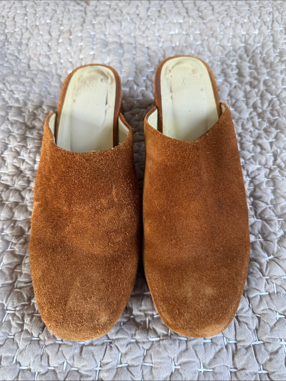 Nisolo Slip-On Suede Mules in cognac Brown